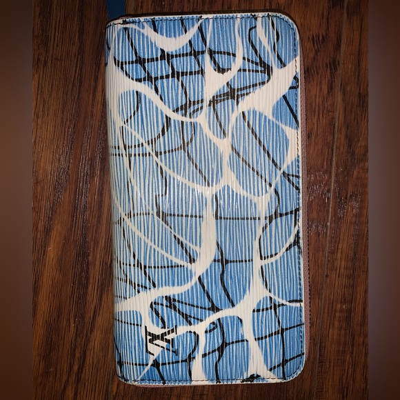 LV Limited Edition Epi Leather Purse/Wallet - Picture 3 of 8